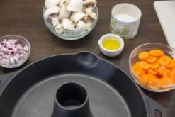 Petromax Cast Iron Turkey / Chicken Sitter 30cm 7 Petromax Cast Iron Turkey / Chicken Sitter 30cm -The Bastard Winkel image 1078