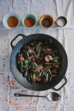 Victoria Cast Iron Wok 35.5 Cm -The Bastard Winkel image 1390